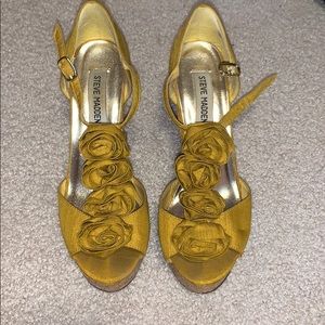 STEVE MADDEN rose wedges!